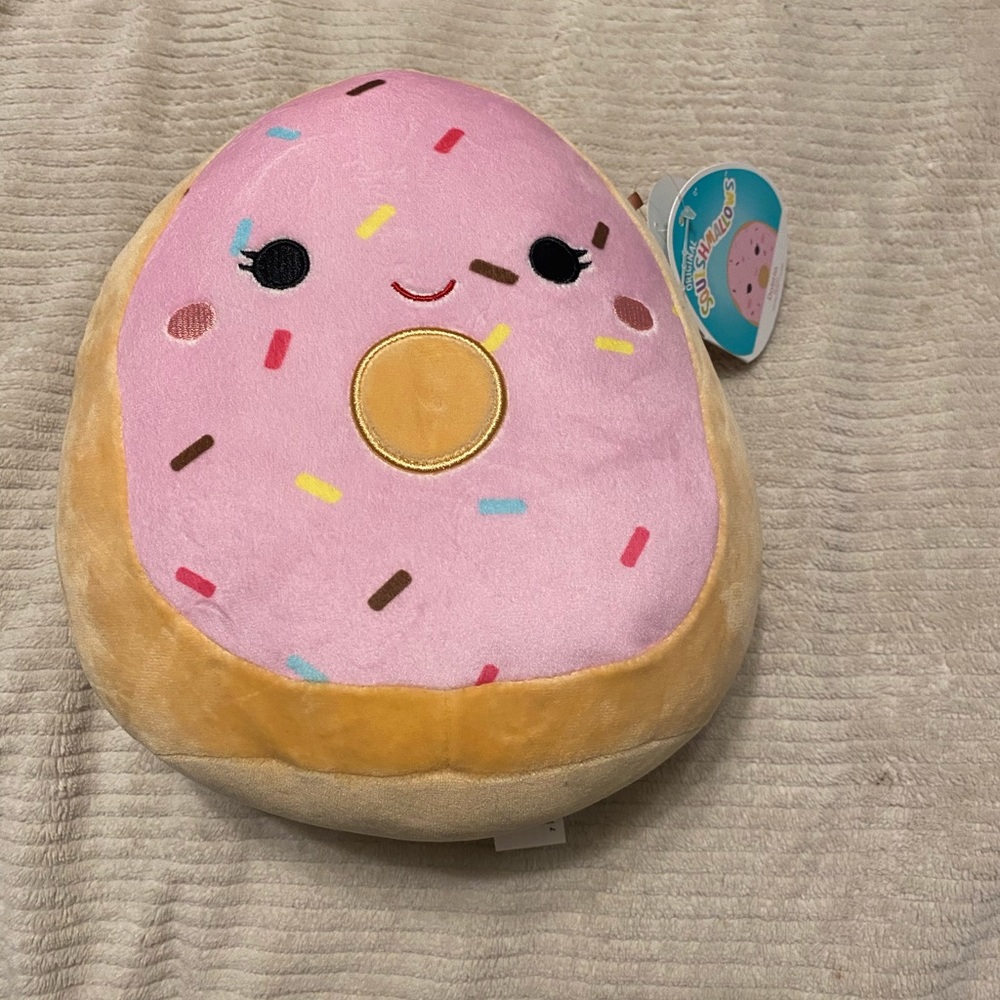 2022 Dabria the Donut Squishmallow